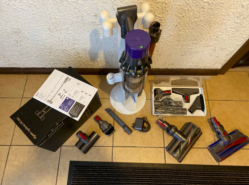 Dyson cyclone v10 absolute - dyson,