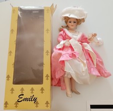 Set di 8 bambole di porcellana