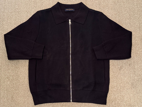 Louis vuitton blason embossed - louis,
