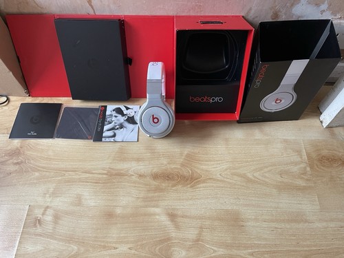 Beats dre - by,