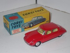 CORGI TOYS 210 S CITROEN D.S. 19 CON SCATOLA ORIGINALE (1)