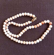 COLLANA / GIROCOLLO PERLE CERAMICA sferiche, simil CORALLO ROSA, 55 cm, vintage