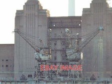 PHOTO  CRANES AT BATTERSEA