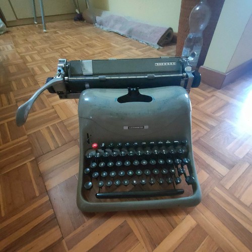 Macchina scrivere olivetti - da,