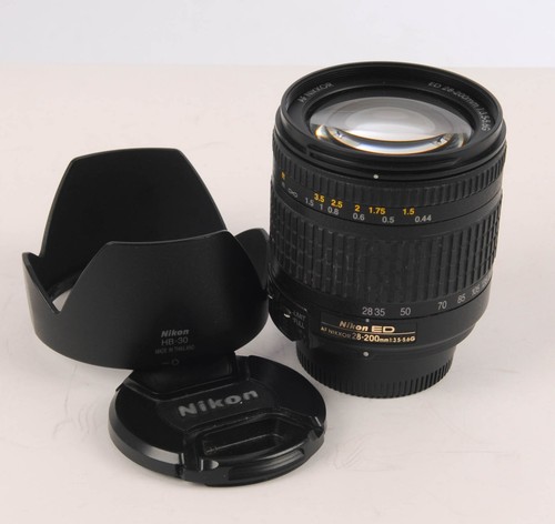 Nikon 200 5 - mm, f3.5-5.6