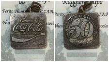 Targhetta / portachiavi Coca Cola 50 anni 1927-1977