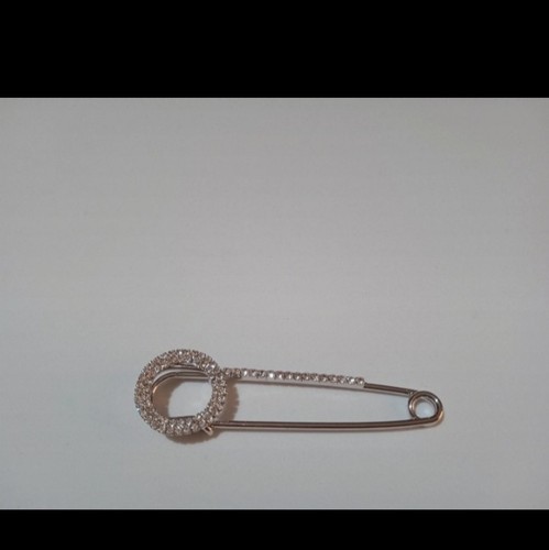 Spilla gioiello con sfera