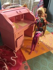 Barbie Fiat 500 E Maglieria Magica E Scrivania Più Barbie