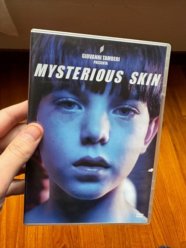 Mysterious skin con - skin,