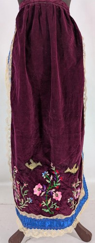 Antico costume popolare - , in