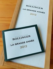 ASTUCCIO E LIBRETTO BOTTIGLIA CHAMPAGNE BOLLINGER LA GRANDE ANNEE 2012