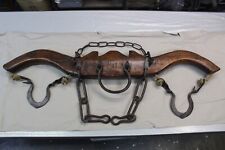 vecchio giogo da traino per buoi restaurato