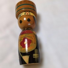 Bambola Kokeshi floreale Izu Oshima - giocattolo tradizionale in legno 15...