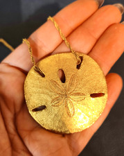 collana girocollo dorata con