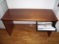 Tavolo porta  computer o macchina da scrivere in legno massello