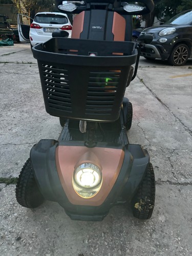 Scooter carrozzina elettrica