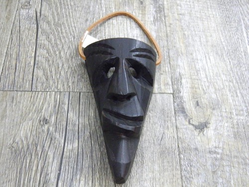 Maschera parete mamuthones - da,