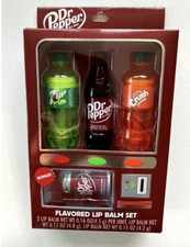 Dr. Pepper Flavored Lip Balm Set - (Confezione da 4) Nuovo Scatola Sigillata Spedizione Gratuita!