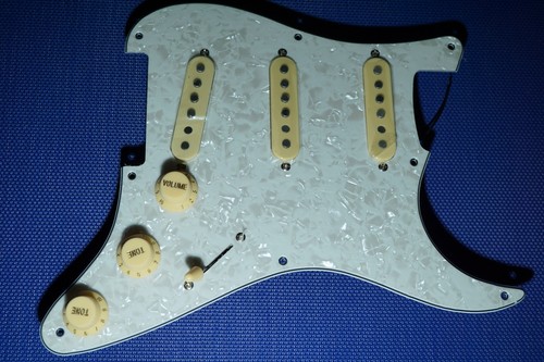 Pickguard stratocaster 8 - pickguard,