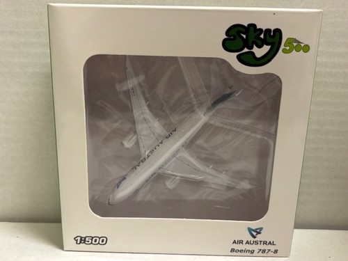 Sky 500 jet - sky, 787-8