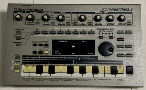 Roland 303 key groovebox - mc-303,