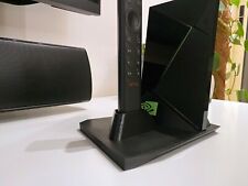 Supporto Nvidia Shield TV Pro con supporto telecomando 2017/2019 - Design aggiornato!