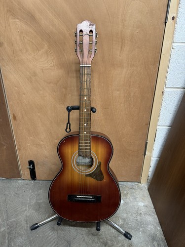 Chitarra acustica classica