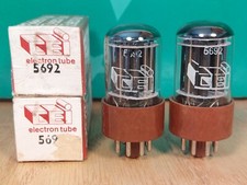 Coppia di tubi sottovuoto