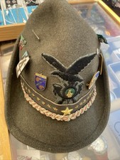 CAPPELLO ALPINI ANNI '70/80 TAGLIA 55/56 CON MEDAGLIE CELEBRATIVE