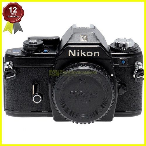 Nikon black fotocamera - em,