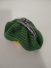 portamonete fatto a mano all'uncinetto chiusura click clack  motivo girasole