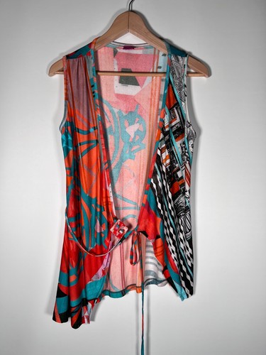Blusa top asimmetrica astratta