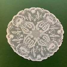 Centrino antico in merletto