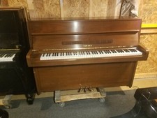 YAMAHA PIANO 43" FREE