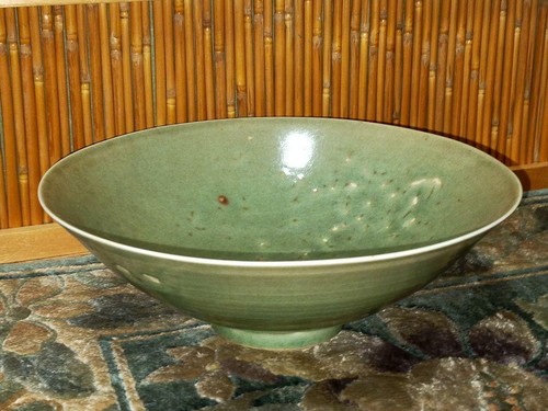 Antica ciotola smaltata verde
