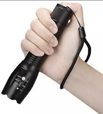 TORCE CAMPEGGIO LUMINOSA TORCIA LED TATTICA MILITARE PROFESSIONALE T6