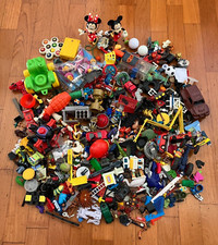 LOTTO 2.5 KG GIOCATTOLI