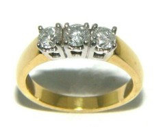 Anello Trilogy In Oro Giallo