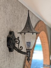 Lampada luce artigianale da esterno giardino a parete in ferro battuto e vetro 