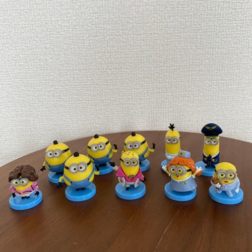 Minions chocolate egg piece - 8,