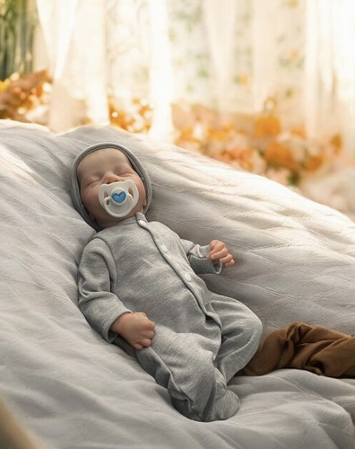 Wooroy realistic reborn baby - realistic,