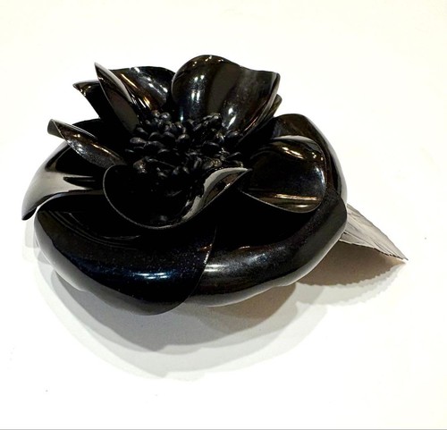 Spilla chanel camelia plastica - chanel,