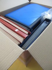 SCATOLONE CON MATERIALE FILATELICO 11 ALBUM + ALTRO CIRCA 14,5 Kg 577 FOTO LOTTO