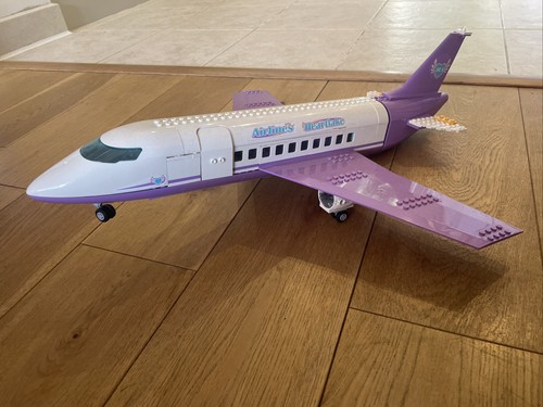 Lego friends heartlake airport - heartlake,