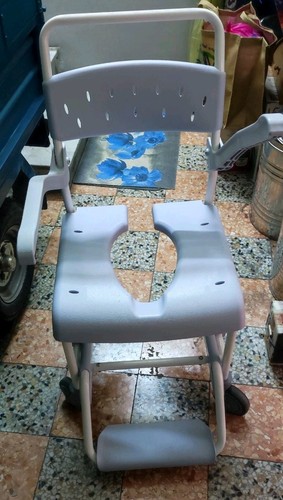 Sedia rotelle comoda per wc - a,