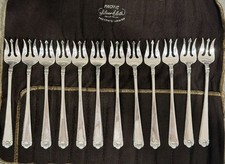 Raro set di 12 forchette per