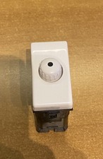 REGOLATORE DI LUMINOSITA' DIMMER con funzione di deviatore BTICINO MATIX AM5702