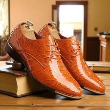 Scarpe eleganti e raffinate da