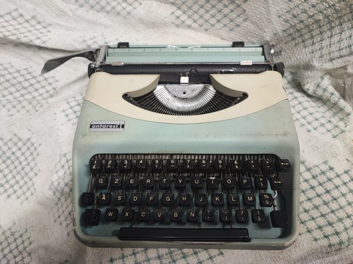 Macchina scrivere vintage - da,