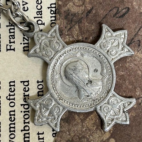 Collana religiosa antica